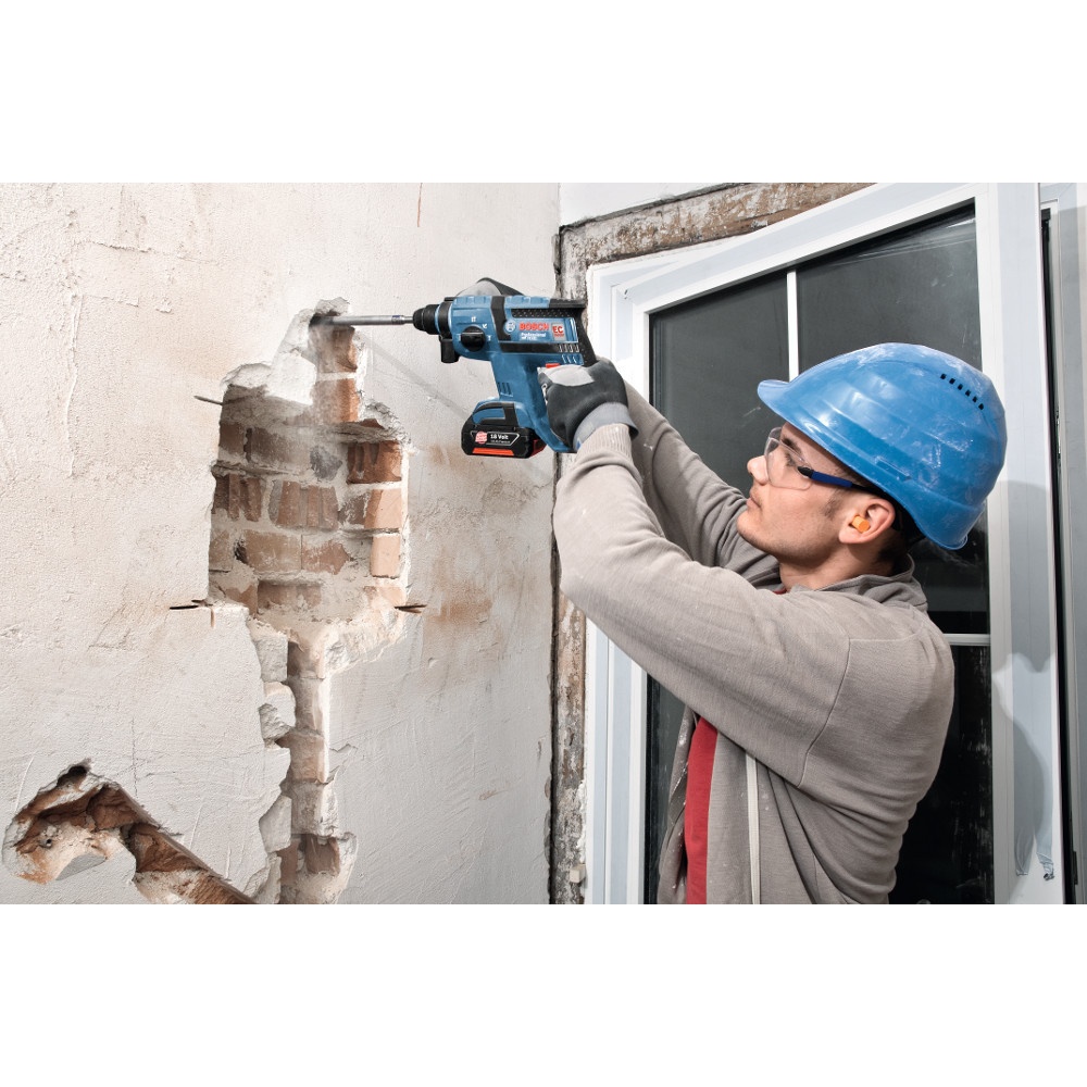 A_A_GBH_18V_EC_Freimeisseln-Schlitz_17_3_0Ah_alt_bolgarkakz-1000x1000-1.jpg Аккумуляторный перфоратор Bosch GBH 18 V-EC 0611904002 0611904002