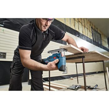 Аккумуляторный лобзик Bosch GST 12V-70 06015A1001 06015A1001